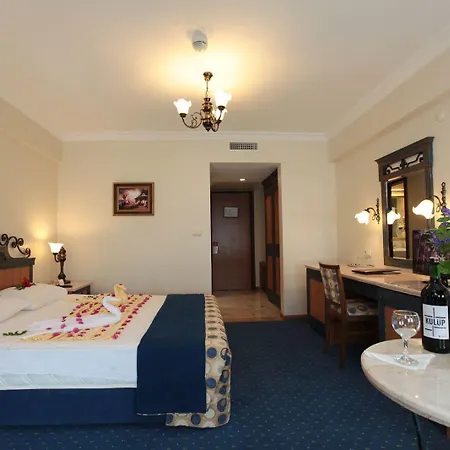 Club Yali & Hotel 5*