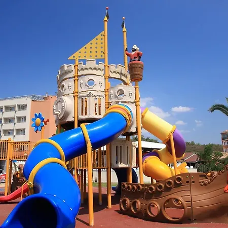 Club Yali & Otel 5*