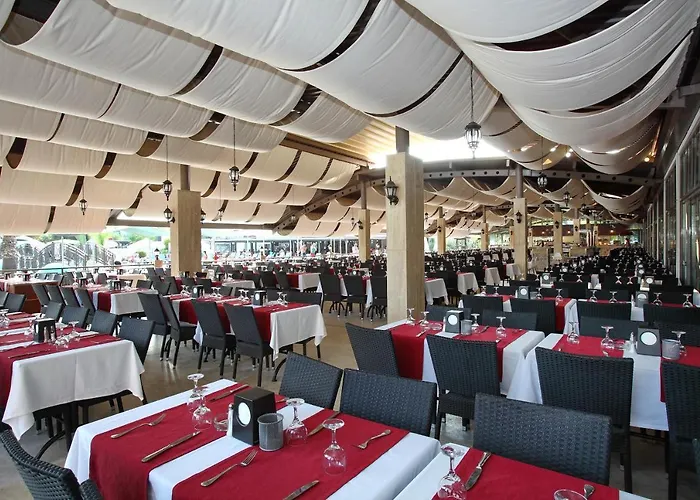 Club Yali & Otel 5*