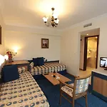 Hotel Club Yali &