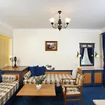 Club Yali &