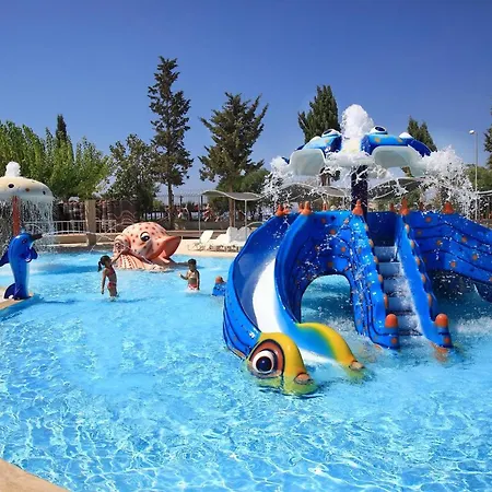 Club Yali & Hotel 5*